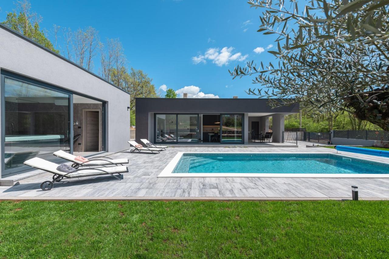 Green Luxury II With Heated Pool, Jacuzzi & Sauna Ruzici  Экстерьер фото